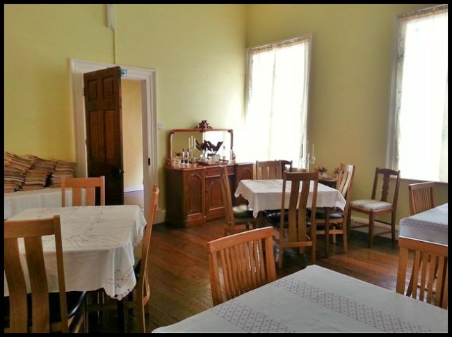 6734724-wellington_house_hotel_dining_room_saint_helena