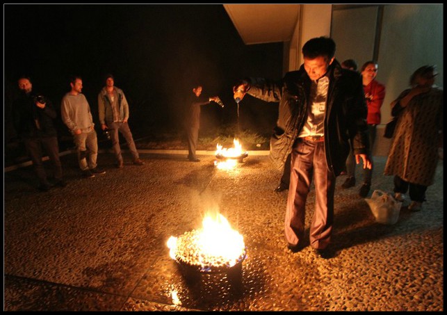 7150243-petrol_baked_clams_adding_petrol_nampo